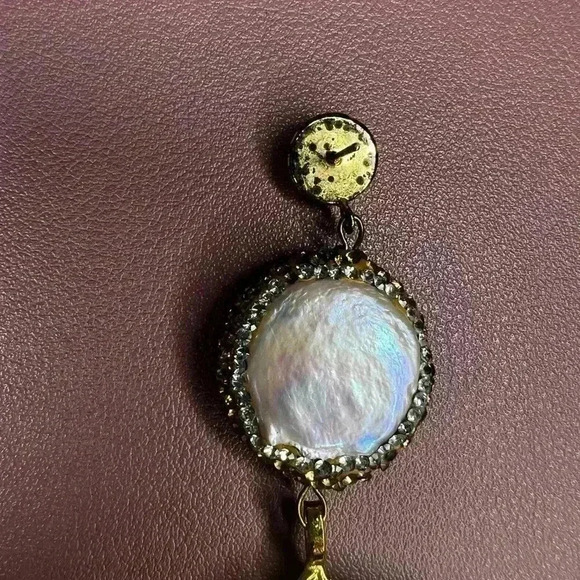 Golden Dipped Leaf Earrings Women Dangle Light Weight Pierced - Picture 8 of 8